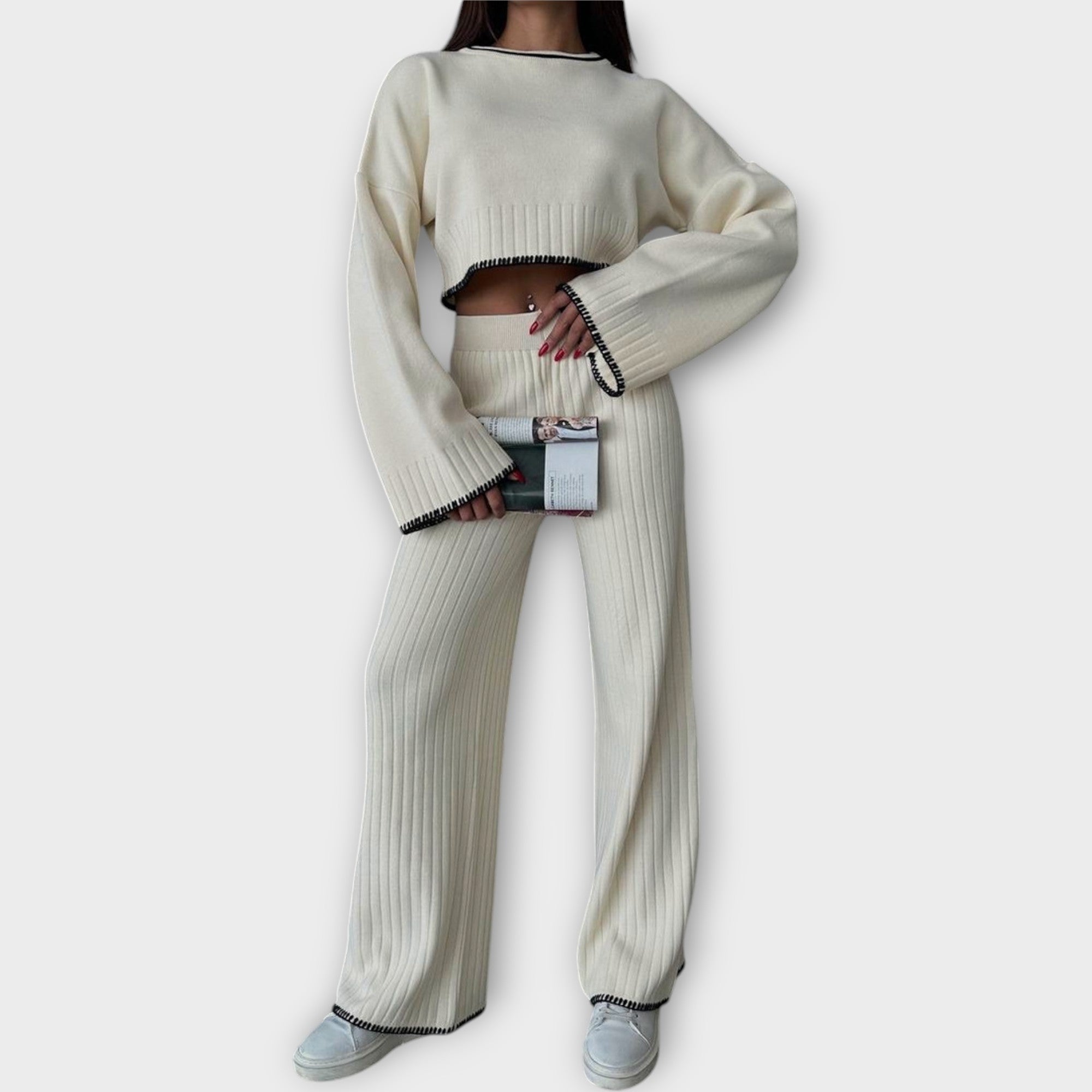 Pleteni set s cropped majicom i sofisticiranim detaljima