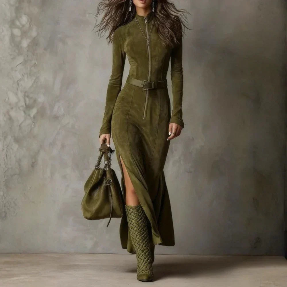 Nikolina - Elegantna Duga Haljina od Suede s Pojasom i Raskorakom
