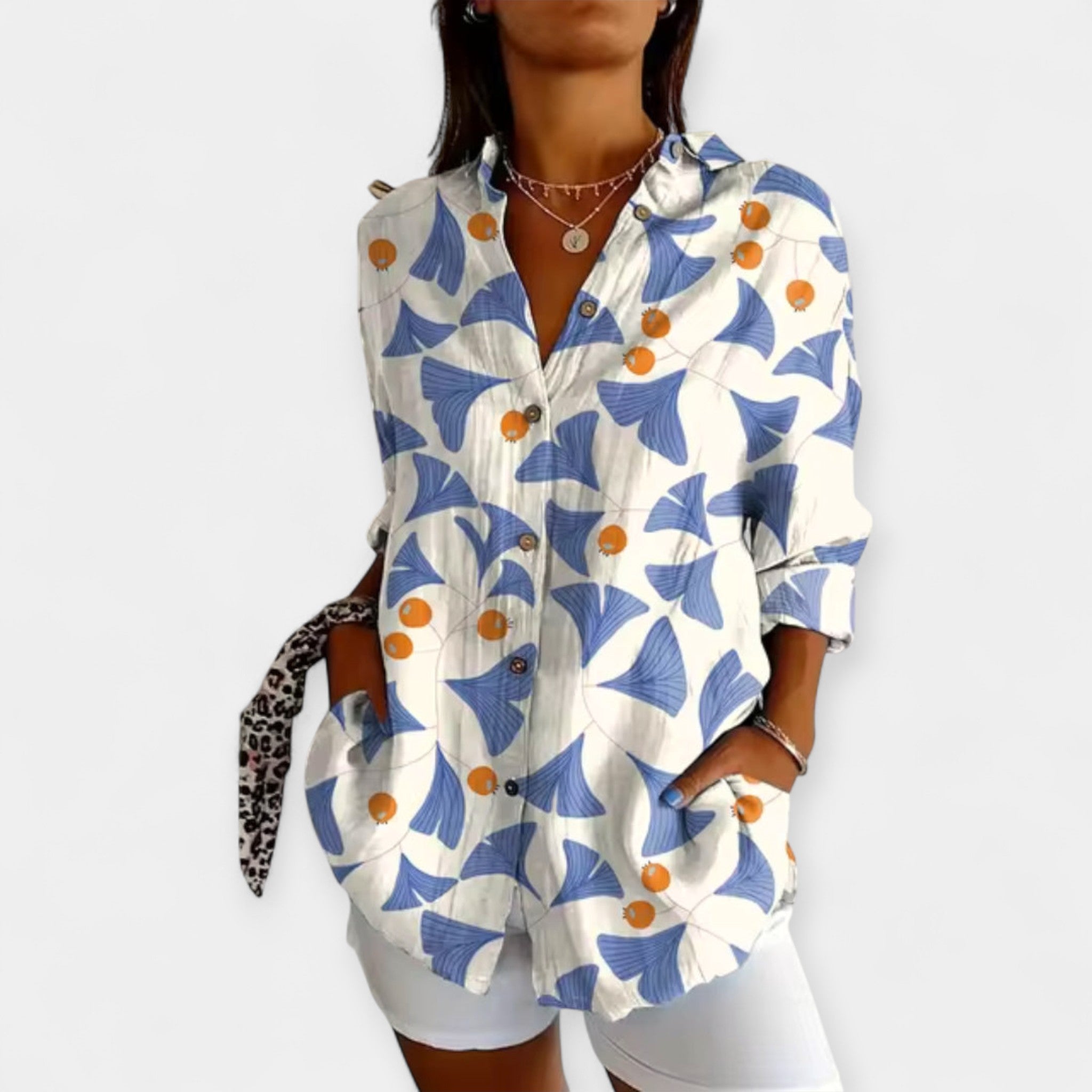 Bluza s Gumbima i Cvetnim Uzorkom