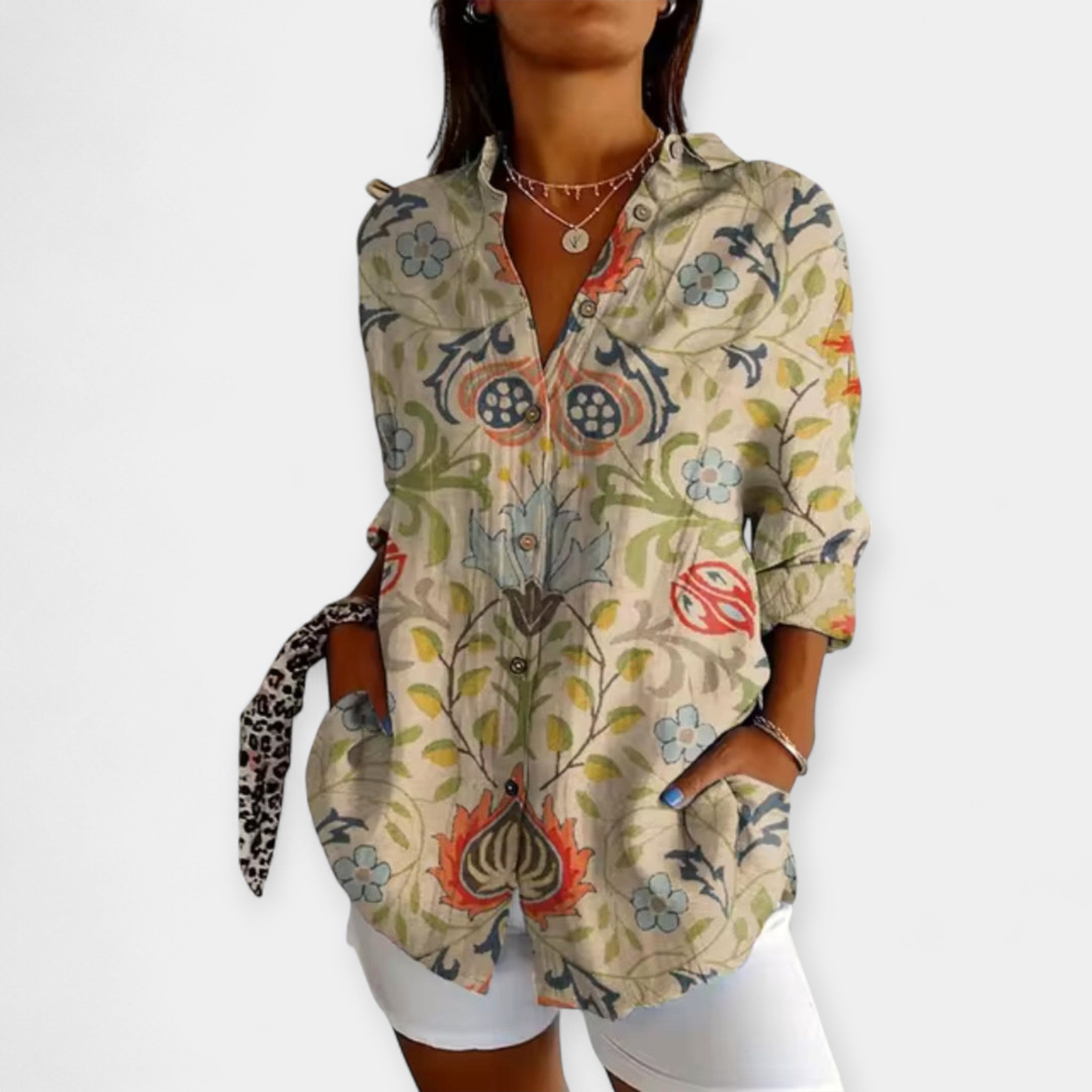 Bluza s Gumbima i Cvetnim Uzorkom