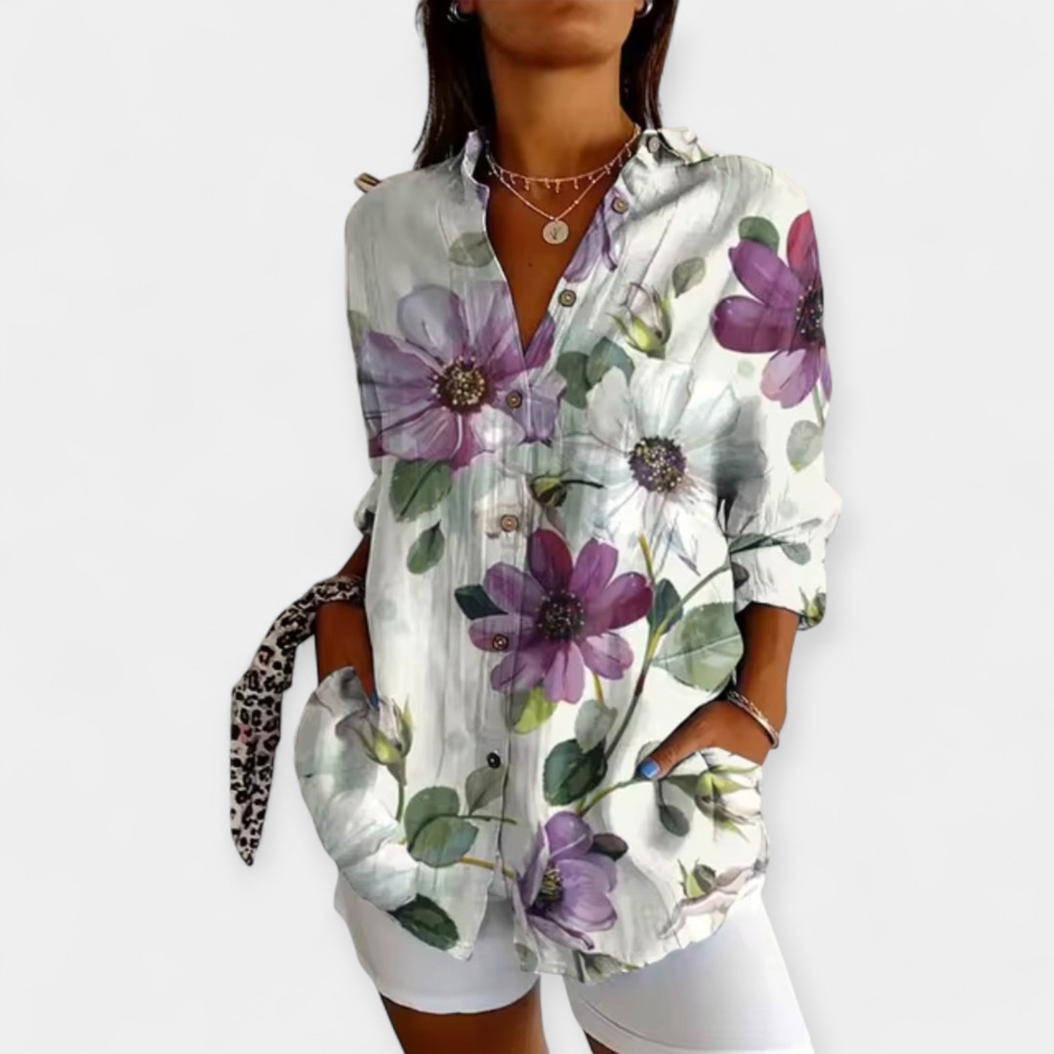 Bluza s Gumbima i Cvetnim Uzorkom