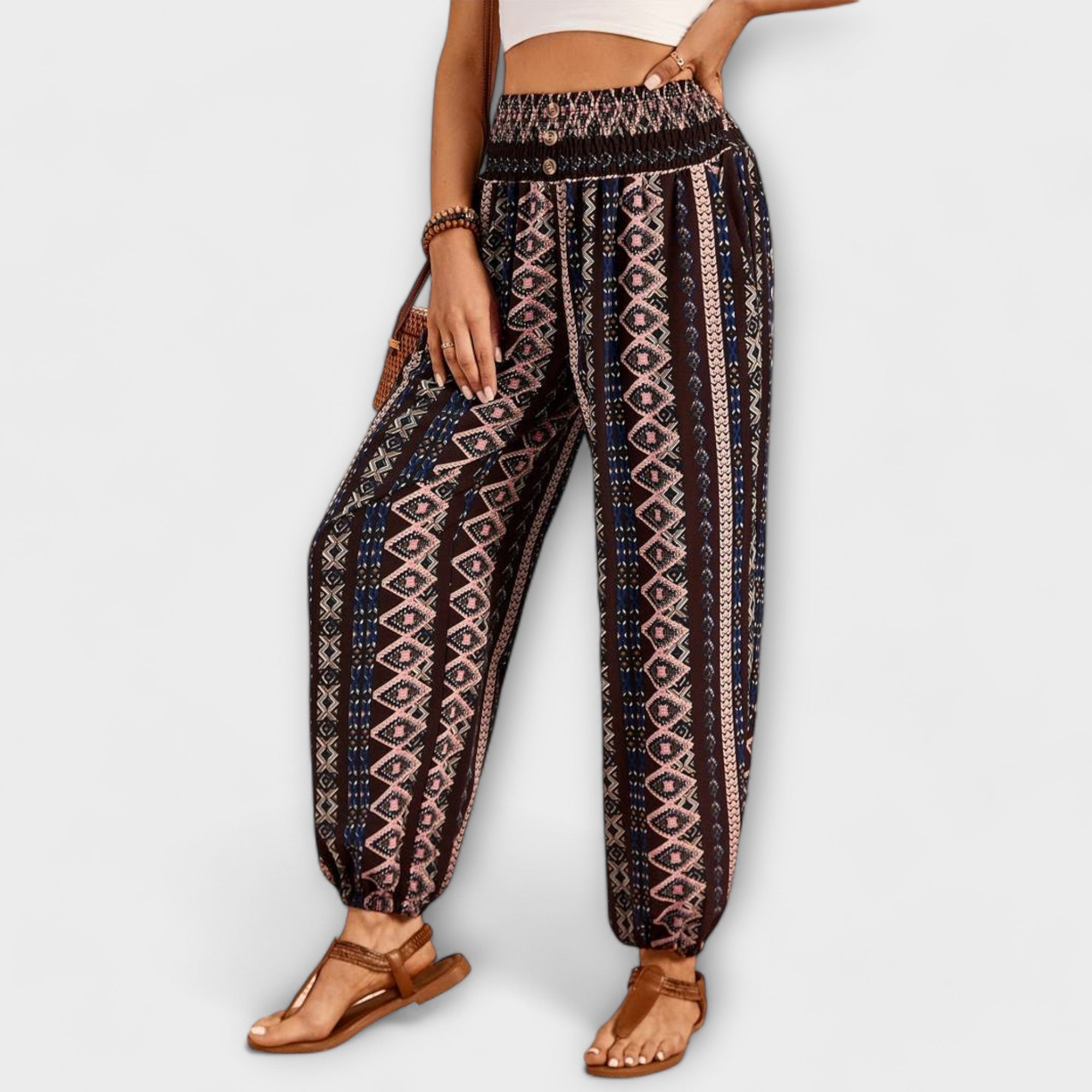 Pantalone s Etnografskim Uzorkom